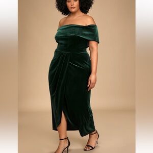 Lulu’s green velvet dress